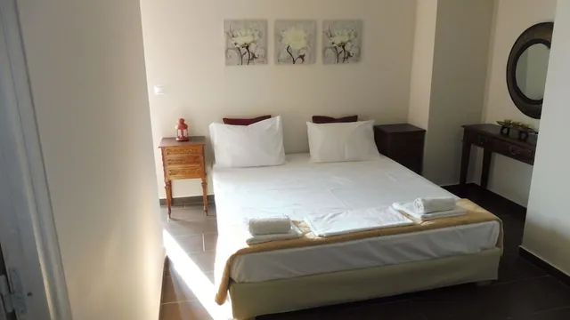 KLIO APARTMENTS AND STUDIOS