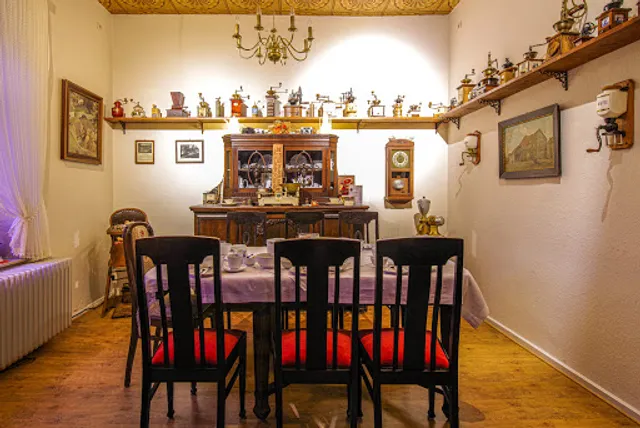 Kaffeehaus Tante Steffi - Stefani Zager