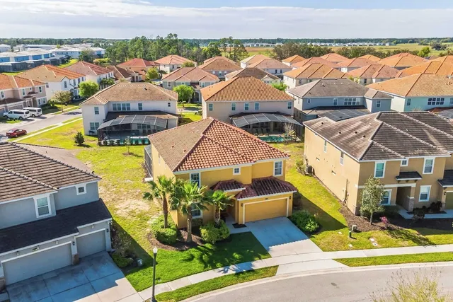 Sleeps 18! Solterra Resort, Pool, Gameroom, Themed Bdrs Broad Oak by Avantstay