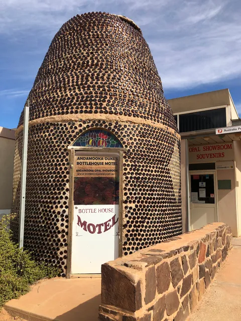 ANDAMOOKA DUKES BOTTLEHOUSE MOTEL