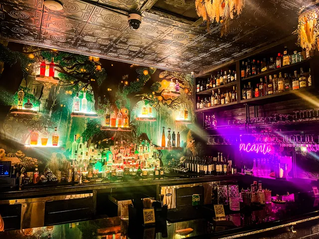 Incanto | Cocktail and wine bar