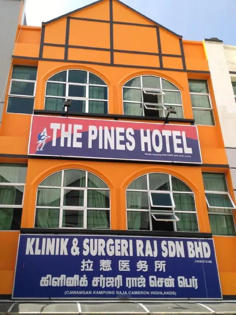 The Pines Hotel (Kampung Raja)