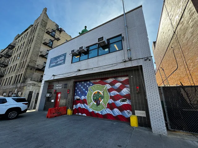 FDNY Engine 330/Ladder 172