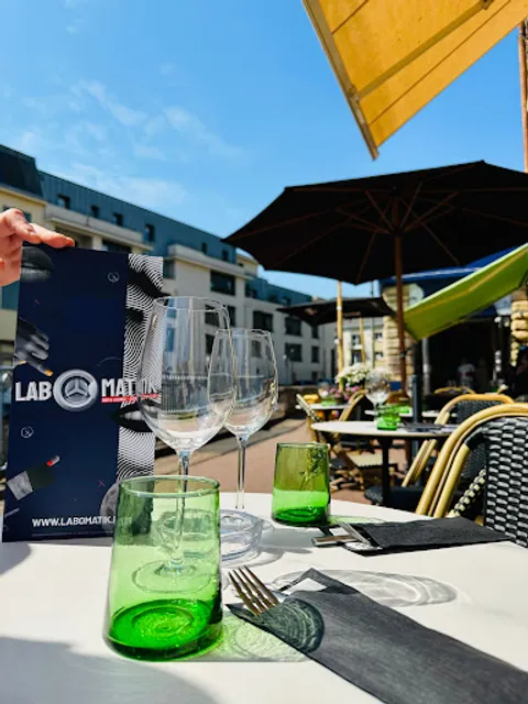 Le Labomatik Resto & Comedy club