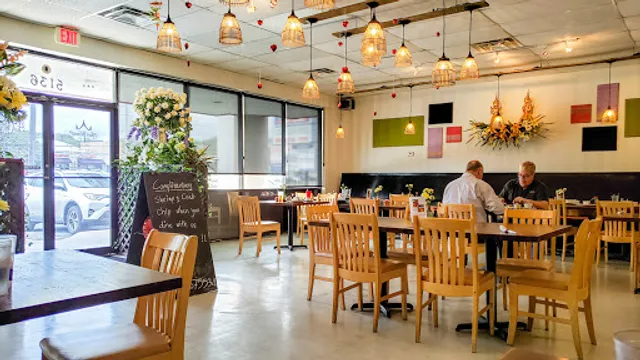 Thai House 2 Restaurant