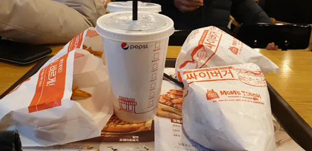 맘스터치 포항롯데시네마점