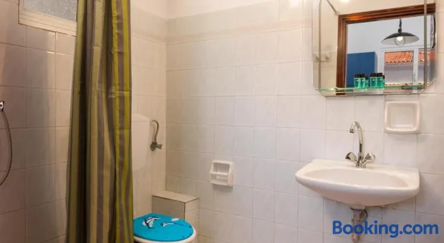 HOLIDAYS STUDIOS & APARTMENTS