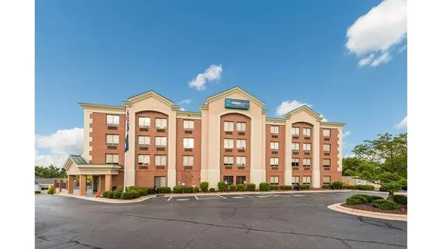 Clarion Pointe Greensboro Airport