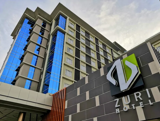 Zuri Hotel