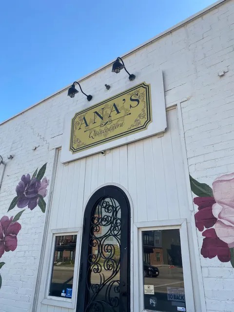 Ana's Pro Quinceañera Gowns