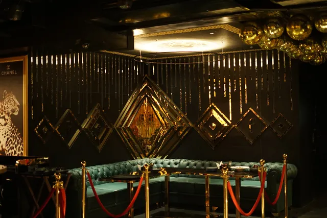 Fashion TV’s F Bar Lounge and Kitchen