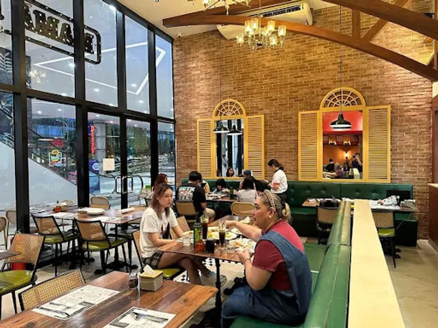 Mama Lou’s Italian Kitchen - SM City Clark