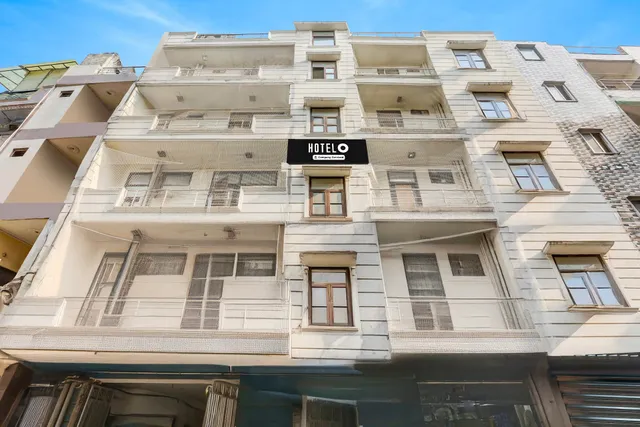 Hotel O East Punjabi Bagh Metro Station Formerly Mangotree Deluxe