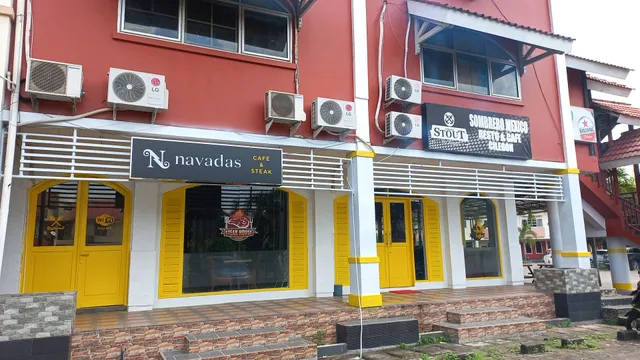 Navadas Cafe & Steak