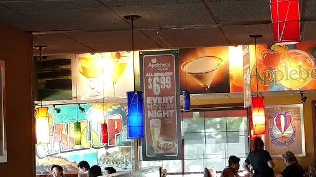 Applebee's Grill + Bar