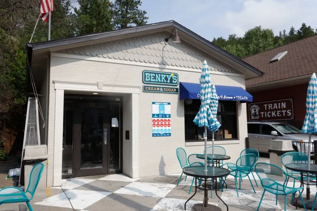 Benky’s Cream & Sugar