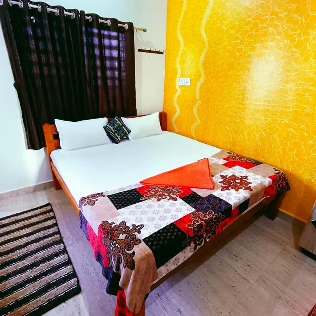 Karan home stay hampi