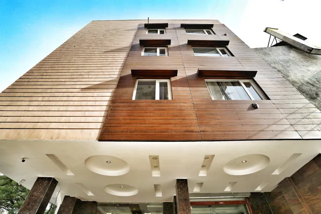 Hotel Aerocity Purple Orchid