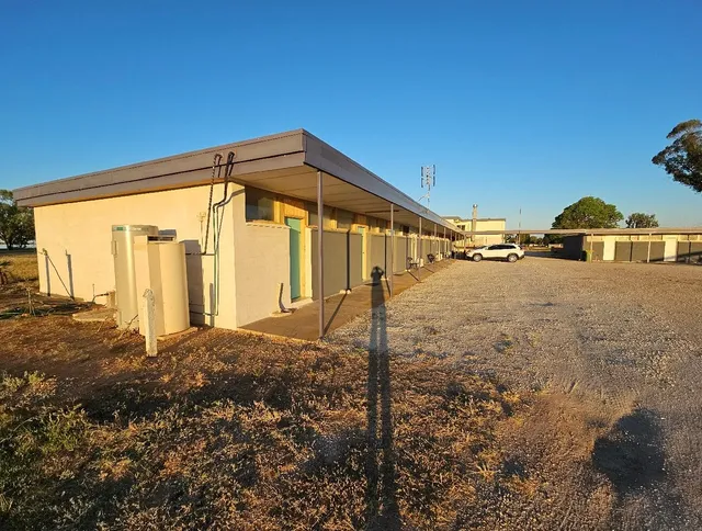 Happy Wanderer Motel Lake Boga