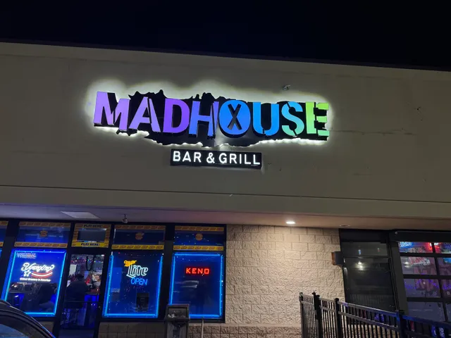Madhouse Bar & Grill ( Perrysburg )
