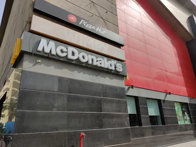 Pizza Hut | Nehru Place, Delhi