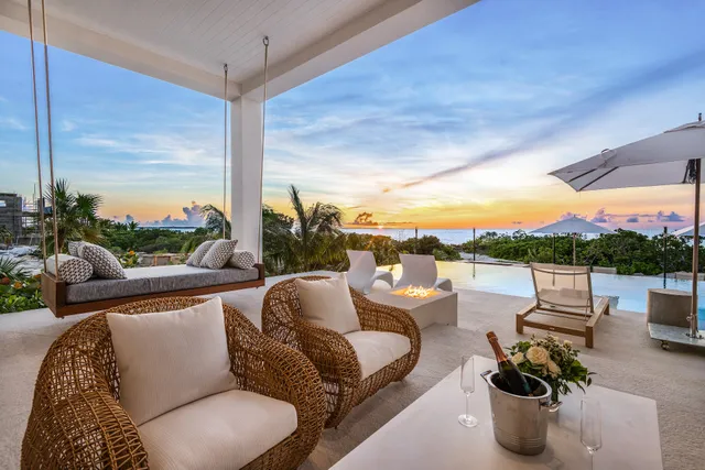 Beach Enclave Grace Bay