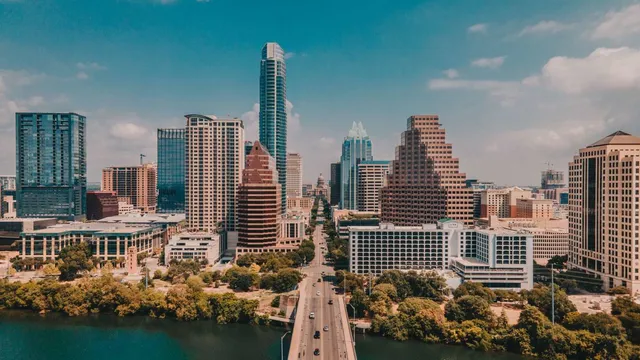 Sentral East Austin at 1614 E. Sixth | Austin Apartments