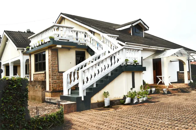 Voyager hotels and suites