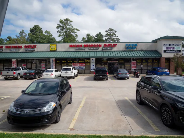 Macon and Robins Bed & Mattress - Mercer