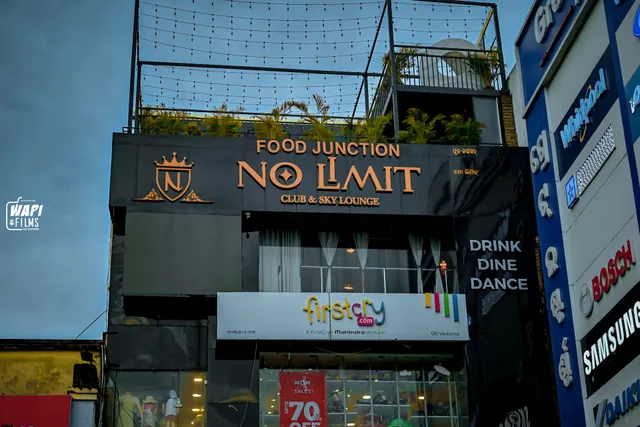 No limit club and sky lounge