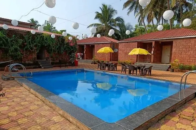The Monkey Retreat-Beach Resort