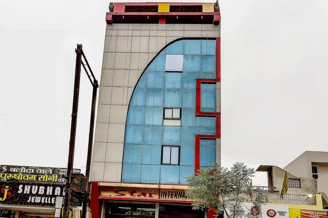 Collection O Hotel Star International