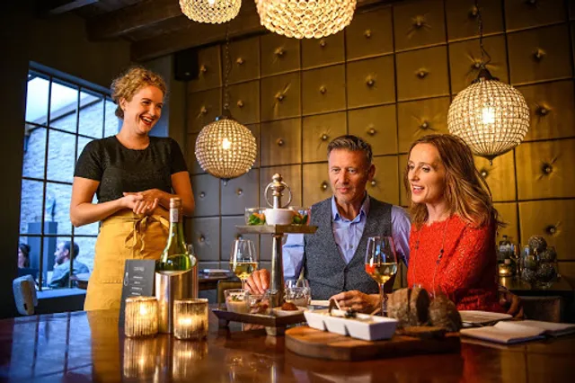 Restaurant Bubbles & Bites