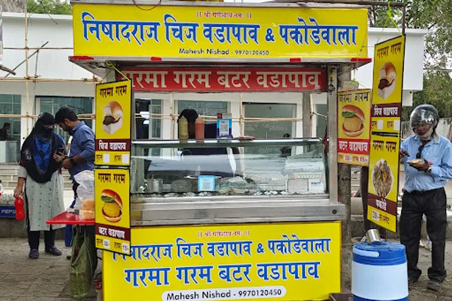 Nishad Raj Cheese Vadapav & Pakoda Center
