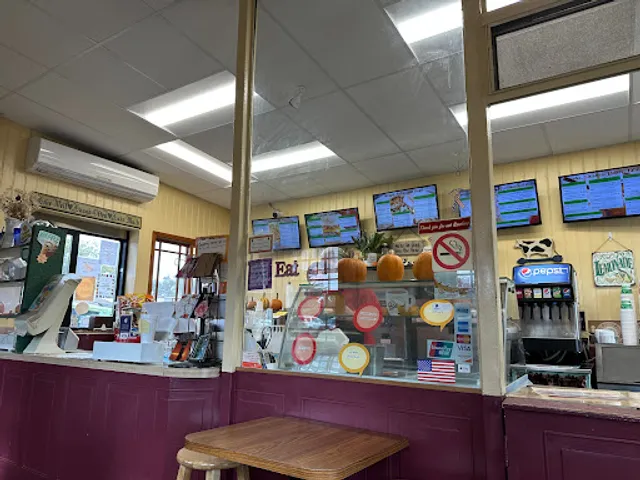 Mom & Dad's Dairy Bar and Grill