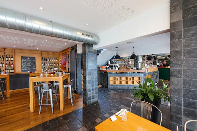 Fuxia Brest Port de Commerce