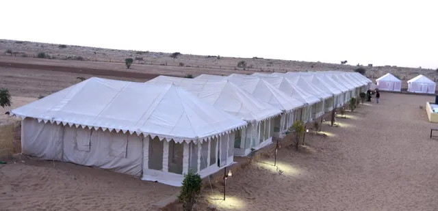 Desert Fortune Resort | Swimming Pool & Safaris