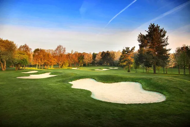 Kingswood Golf & Country Club