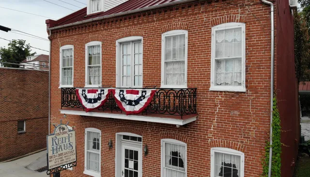 Historic Reiff Haus Bed and Breakfast