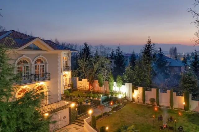 Lecasa | Luxury Home Stay Opp. ITC Fortune