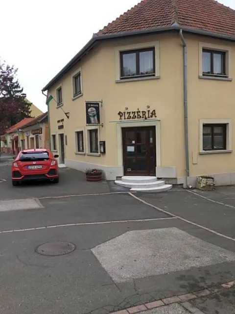 Makk Marci Panzió-Pizzéria