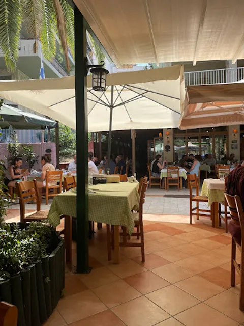 Giannis Tavern Kareas