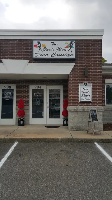 Two Blonde Chicks Fine Consign