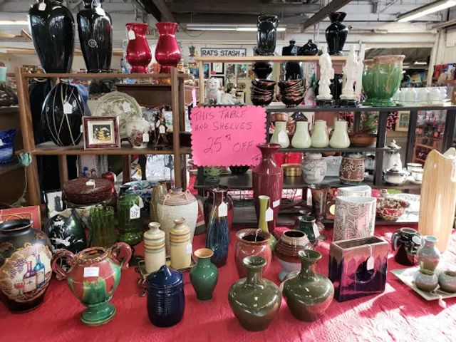 Fensty's Flea Market