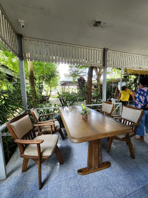 i hug coffee & ไอฮัก ก๋วยเตี๋ยวข้าวขาหมู