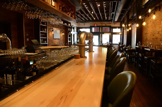 Bridges Craft Pizza & Wine Bar