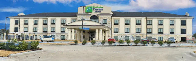 Holiday Inn Express & Suites Cuero by IHG