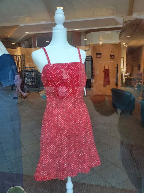 Maurafdesigns clothing store, Tailoring, custom made and alterations.