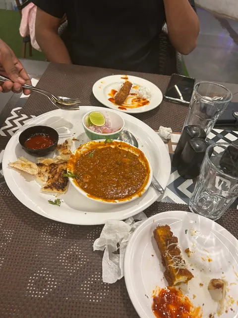 Radha Pure Veg - Sinhagad Road