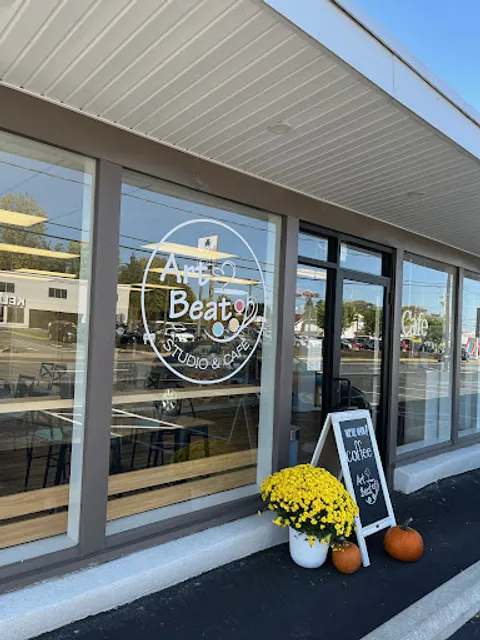 Art Beat Studio & Cafe